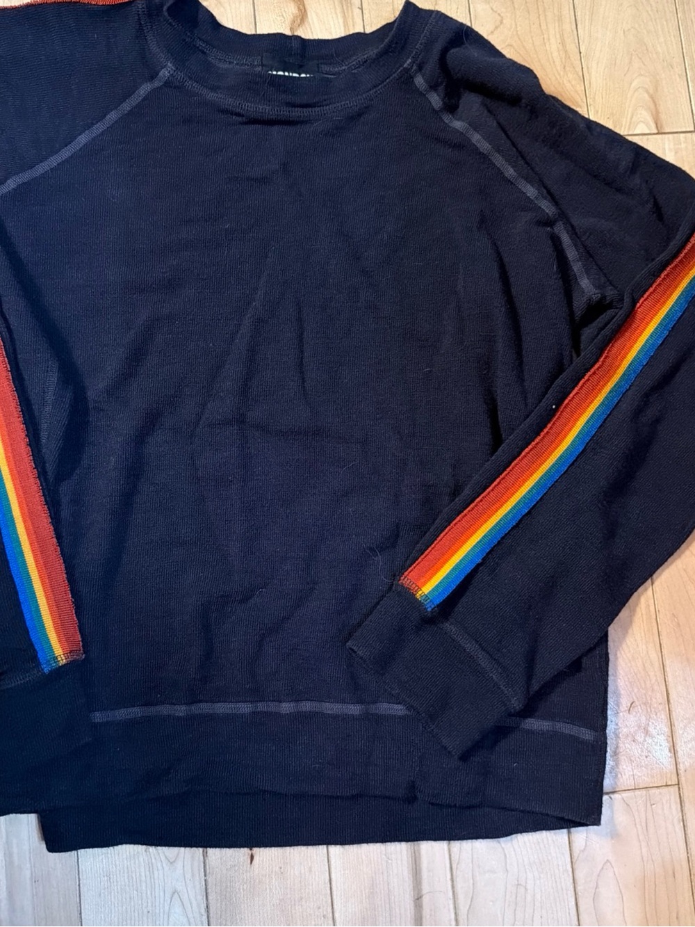 Monrow x Revolve Navy Rainbow Stripe Raglan Sweatshirt M